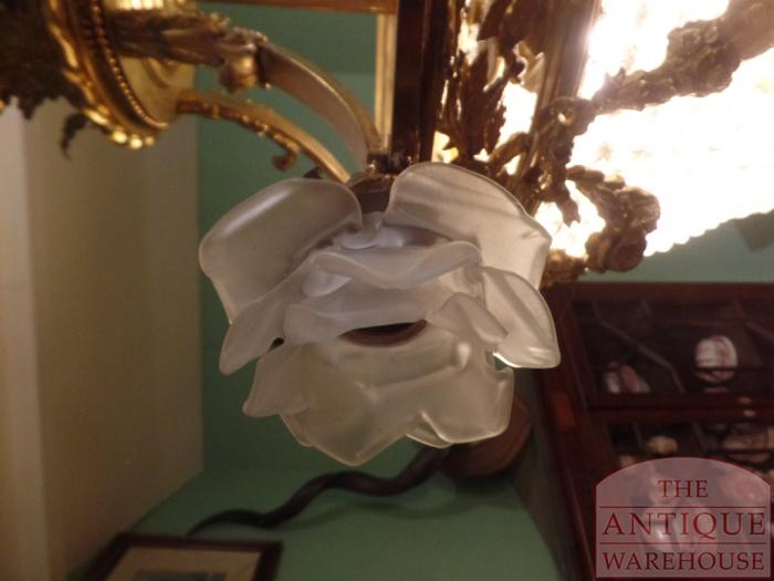 Kleine fijne Franse antieke kroonluchter met bloem versiering 4