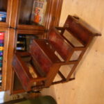 mahonie bibliotheektrapje 1