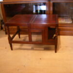 mahonie bibliotheektrapje 2