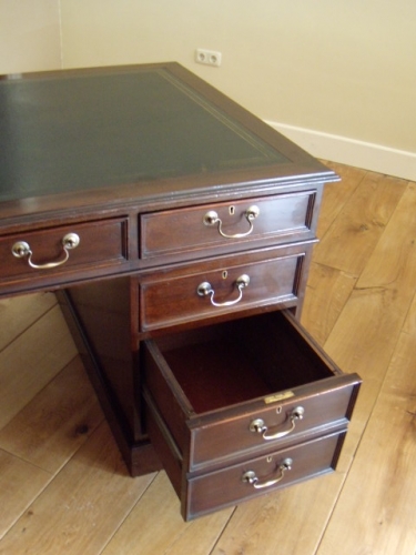 Mahonie bureau 2