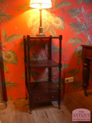 mahonie Engelse antieke etagere, "what not"