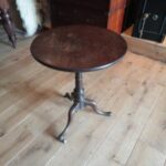 nog ongerestaureerde antieke tilt top tafel 1