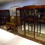 paar antieke Art Deco vitrines 1