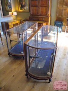 paar antieke counters, winkel vitrines, VERKOCHT