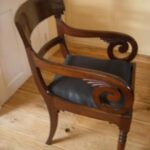 Paar antieke mahonie bureaustoelen 1