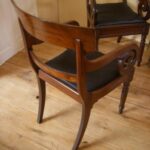 Paar antieke mahonie bureaustoelen 2