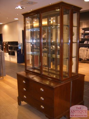 paar antieke mahonie vitrines, VERKOCHT