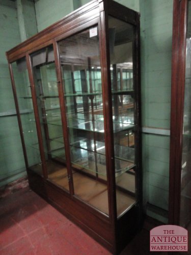 Paar antieke vitrine kasten 3