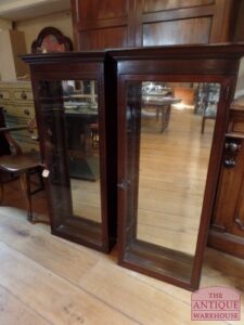 paar antieke vtrine kasten, pair of small display cabinet, SOLD