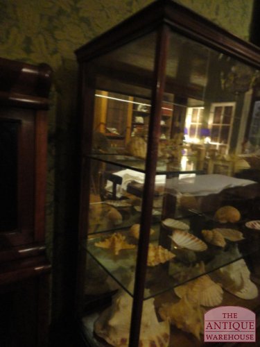 Paar kleine antieke vitrinekastjes 2