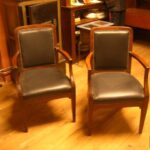 Paar mahonie bureaustoelen 2