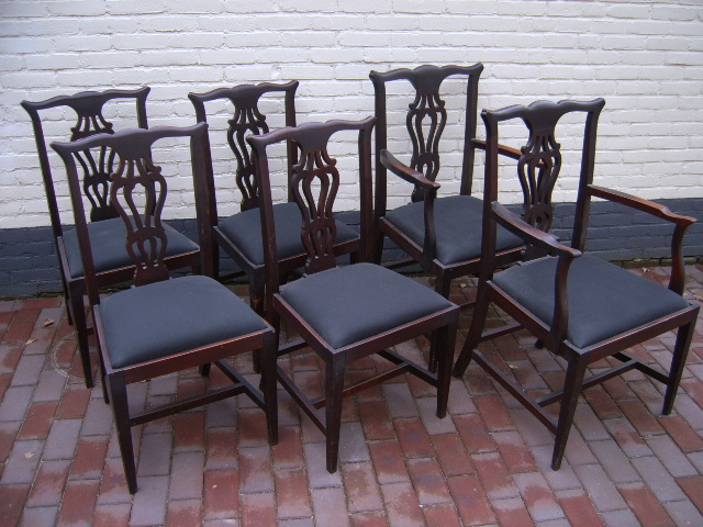 set van zes strakke stoelen 3