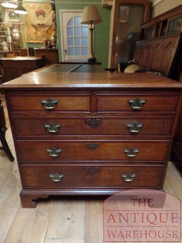 SOLD    antiek eikenhouten Engels ladekastje van circa George II 1780