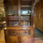 Antieke Engelse boekenkast met schrijfgedeelte 1