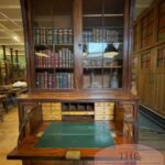 Antieke Engelse boekenkast met schrijfgedeelte 2