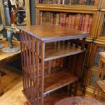 Antieke Engelse mahoniehouten boekenmolen 1