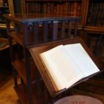 Antieke Engelse mahoniehouten boekenmolen 4