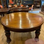 Antieke Engelse ovale uitschuiftafel 1