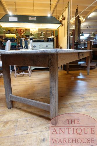 SOLD   antieke Franse eikenhouten eettafel