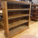 Antieke lage eikenhouten Engelse boekenkast 1