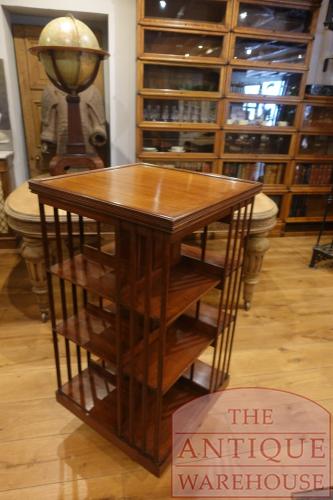 SOLD   antieke mahonie houten zeer stevige boekenmolen