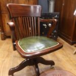 Antieke mahoniehouten bureaustoel in hoogte verstelbaar 1