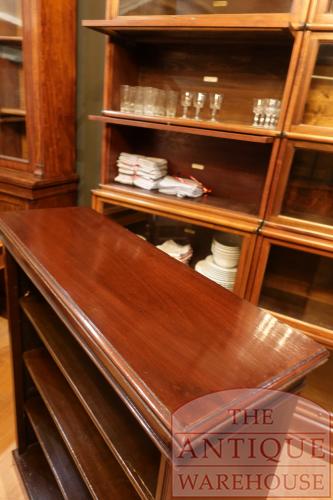 Antiek laag open Engels boekenkastje 3