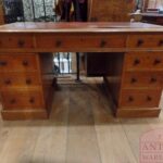 Antiek eikenhouten Engels bureau 1