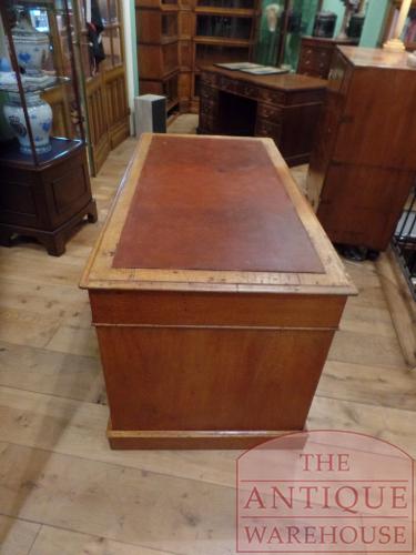 Antiek eikenhouten Engels bureau 2