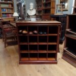 antiek mahonie kastje, bowling schoenen kast 1