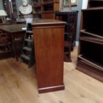 antiek mahonie kastje, bowling schoenen kast 3