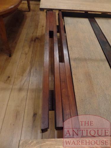 Antieke eikenhouten Engelse tafel, max 14 personen 3