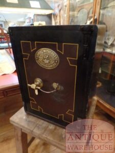 SOLD VERKOCHT antieke Engelse kluis