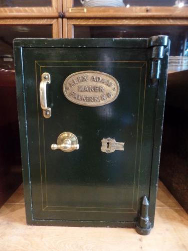SOLD VERKOCHT antieke Engelse kluis Alex Adam from Falkirk