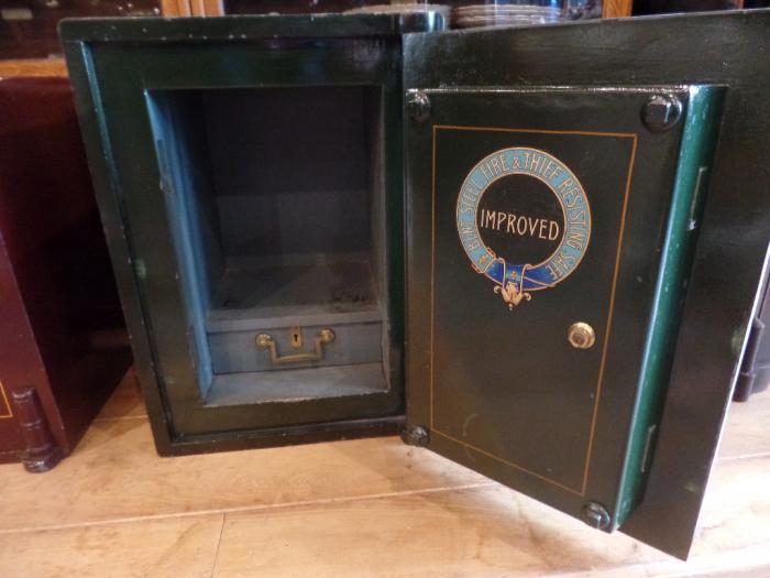 Antieke Engelse kluis 4