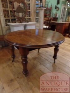 SOLD VERKOCHT antieke Engelse ronde uitschuif eettafel, maximaal 8 personen