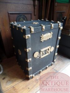 SOLD VERKOCHT   antieke Franse kluis, zeldzaam