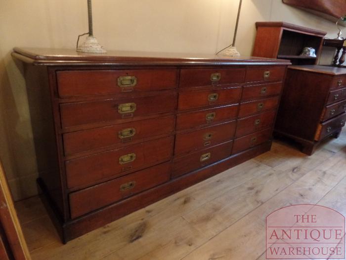 antieke ladekast met military beslag 4