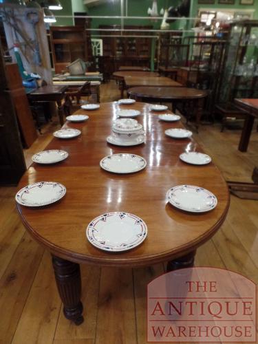 SOLD VERKOCHT antieke ovale mahoniehouten uitschuif eettafel, coulissen tafel , maximaal 12 personen