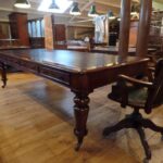 Antieke schrijftafel, bibliotheektafel uit Derby circa 1850 3