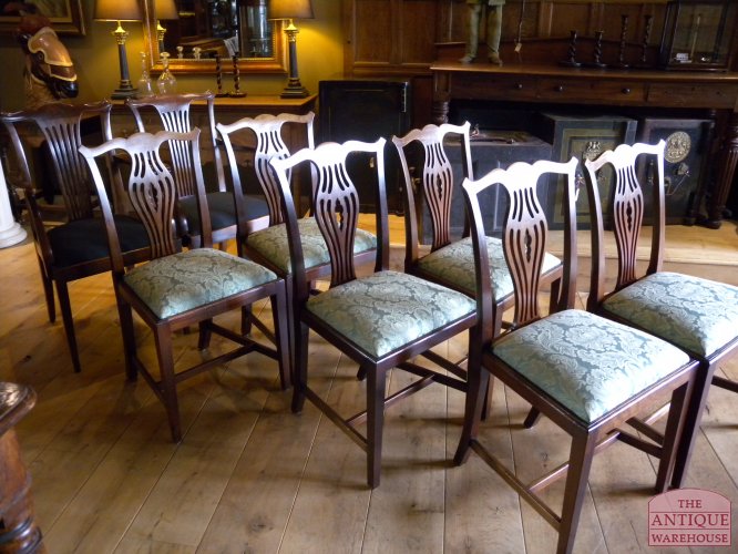 SOLD VERKOCHT antieke set van 8 eetkamer stoelen,