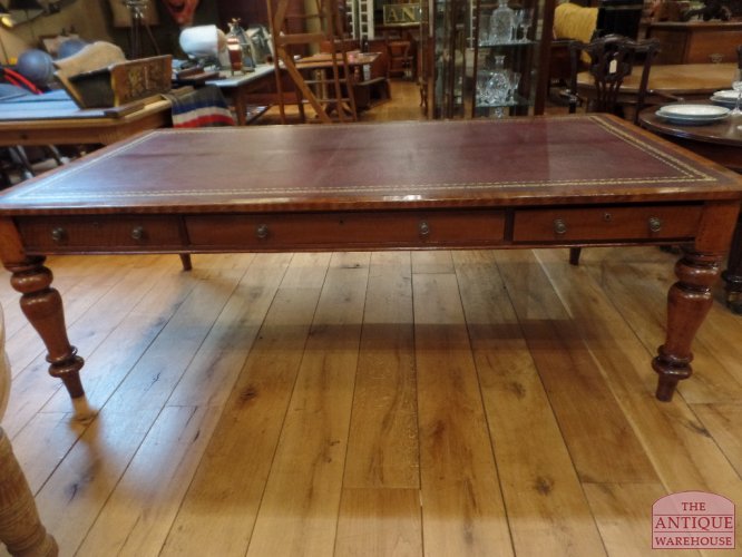 SOLD VERKOCHT  voor inrichter Den Bosch antieke Engelse bibliotheek tafel, vergadertafel