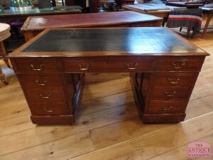 VERKOCHT< antiek mahoniehouten Engels bureau