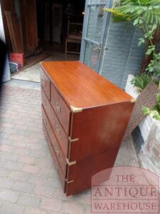 VERKOCHT antiek mahoniehouten military ladekast