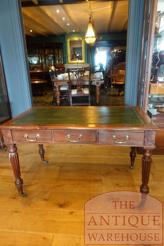 VERKOCHT antiek mooi Engels schrijftafeltje