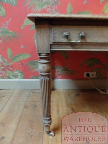 Antieke Engelse eikenhouten schrijftafel circa 1880 3