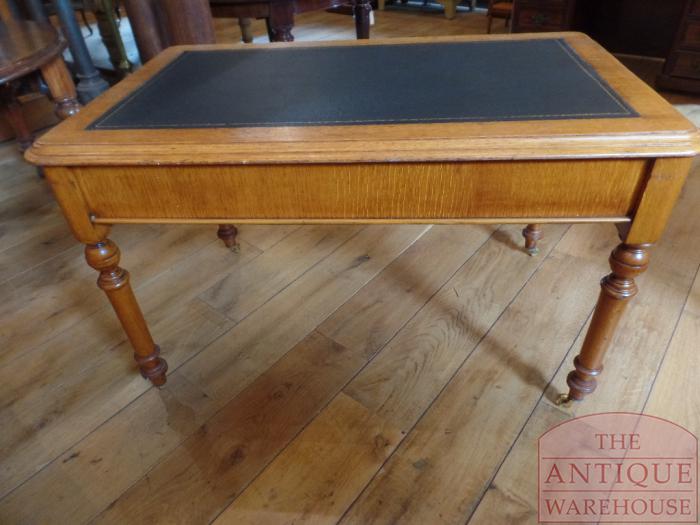 Antieke Engelse eikenhouten schrijftafel van S & H Jewell, Holborn, Londen 3