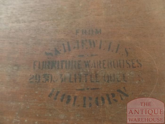 Antieke Engelse eikenhouten schrijftafel van S & H Jewell, Holborn, Londen 4