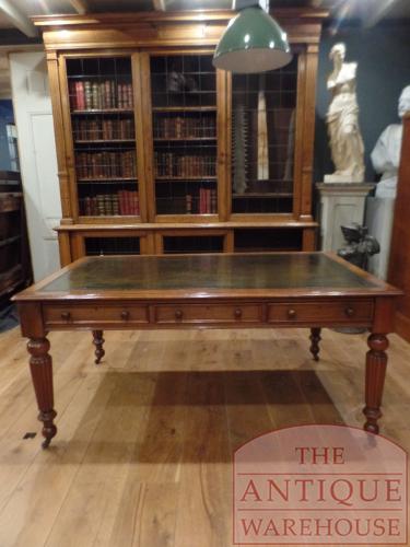 VERKOCHT antieke Engelse mahoniehouten partners schrijftafel