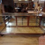 antieke Engelse mahoniehouten toonbank, winkel vitrine kast 1